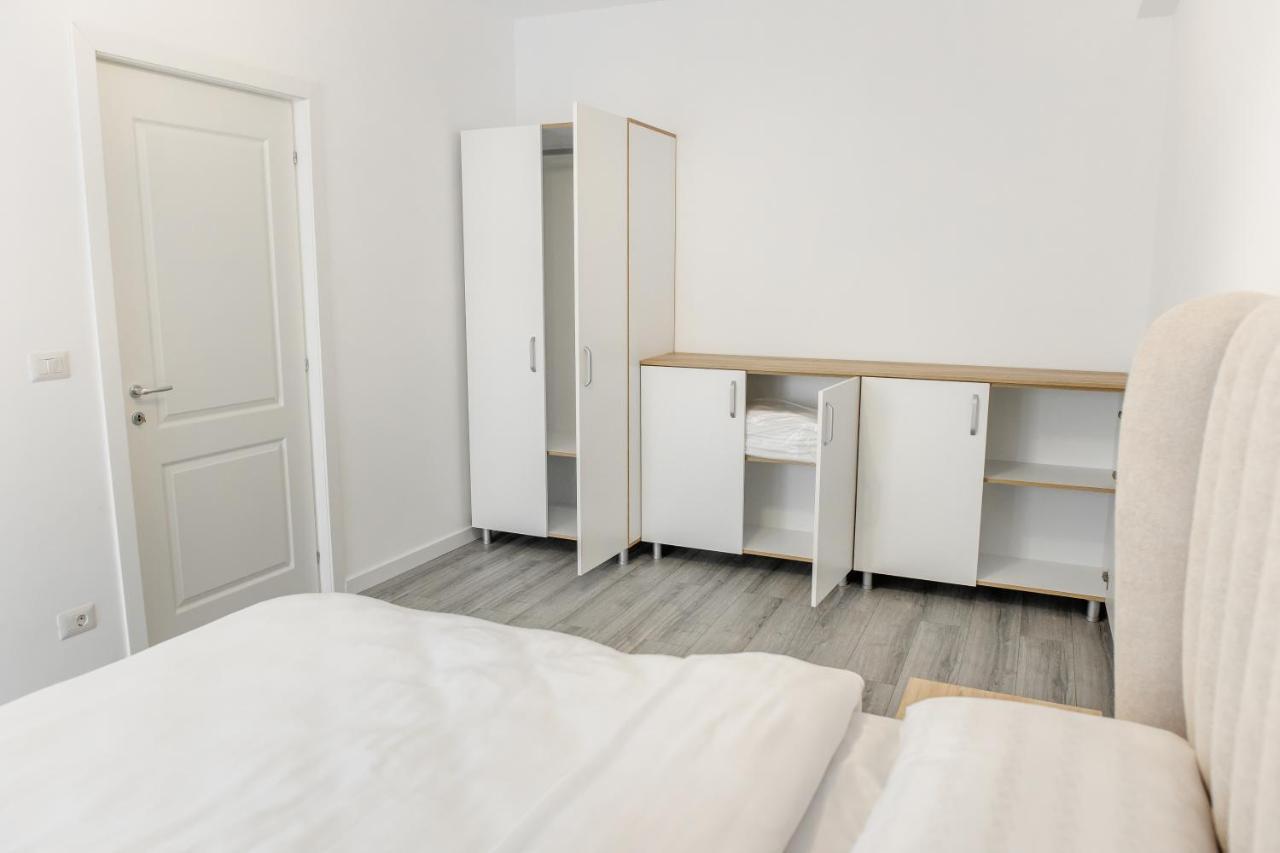 Samplus Central Apartment Craiova Exterior photo